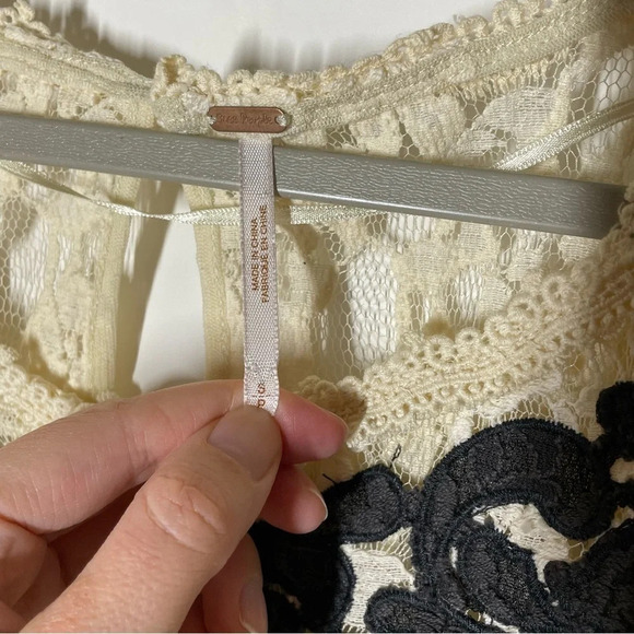 Free People Cream Lace Embroidered Sheer Peplum Top Size Small - Picture 5 of 11